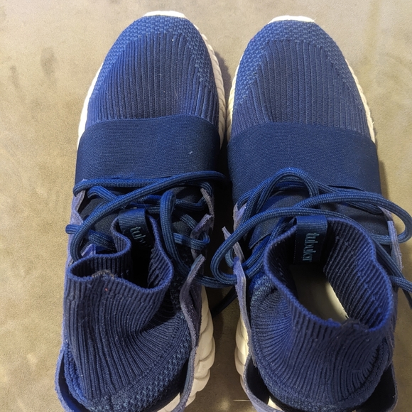 Men's Adidas shoes - Picture 2 of 4